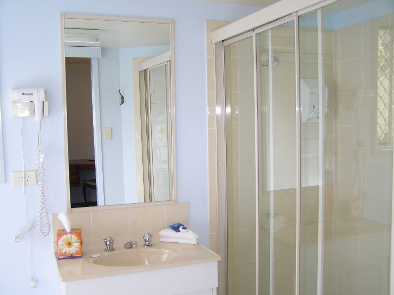 27 Macdonnell Road, Redcliffe QLD 4020