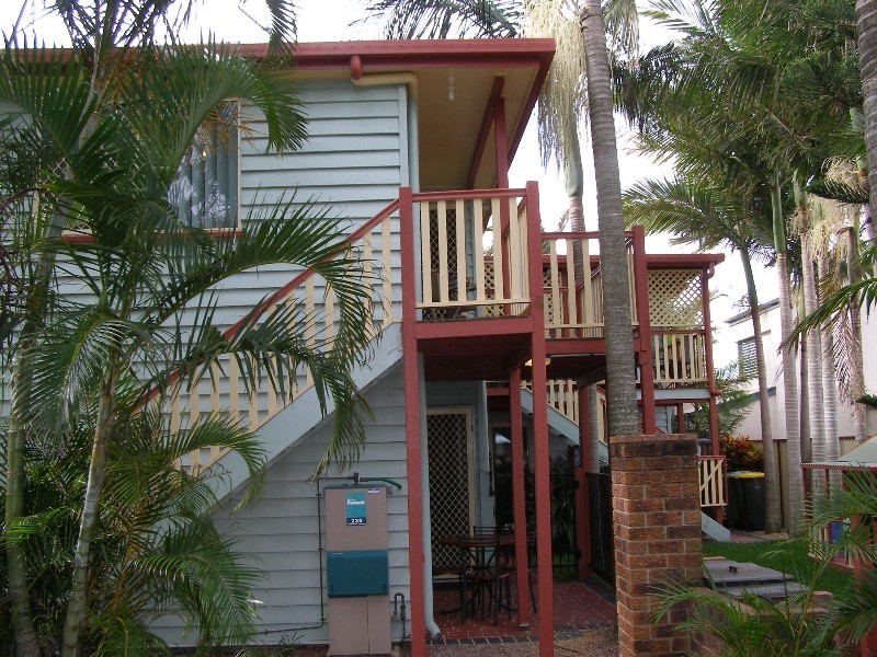 27 Macdonnell Road, Redcliffe QLD 4020