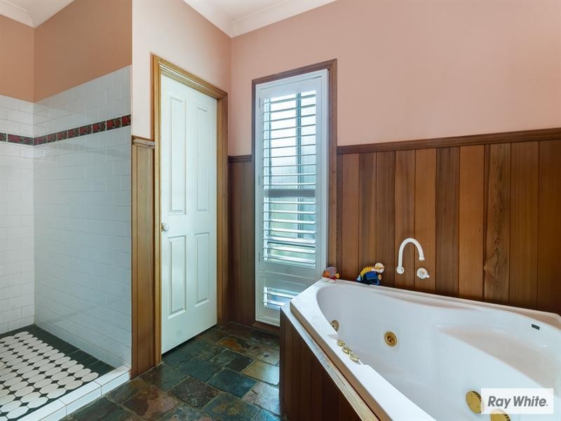 3a Manikato Place, Kembla Grange NSW 2526