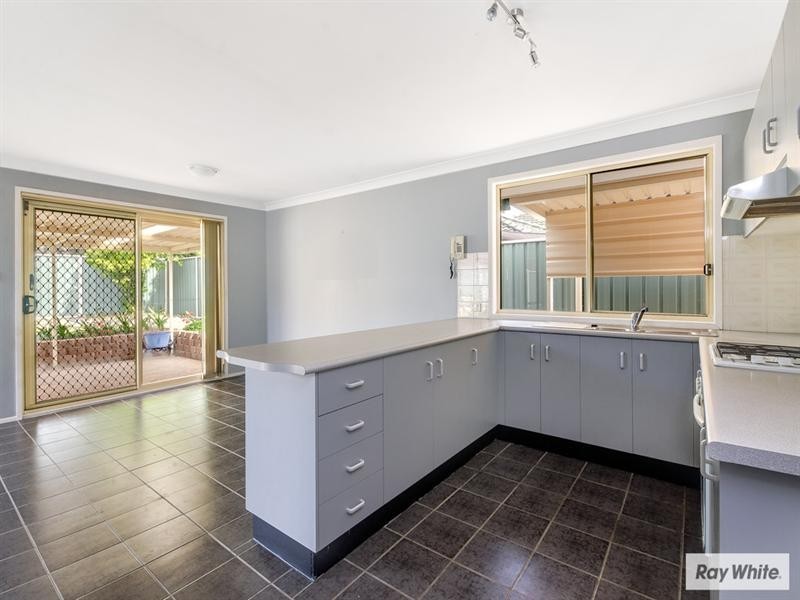 65 Huxley Drive, Horsley NSW 2530