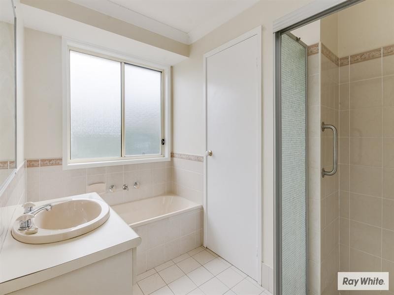 65 Huxley Drive, Horsley NSW 2530