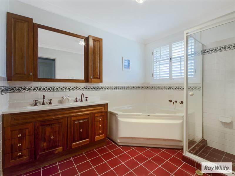 4 Harriet Spearing Drive, Woonona NSW 2517