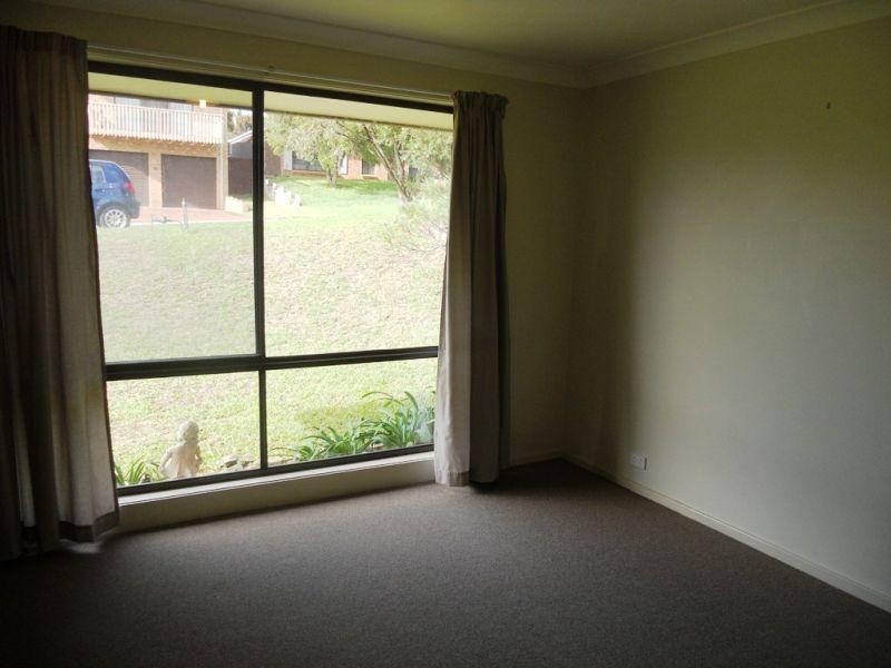 10 Throsby Avenue, Horsley NSW 2530