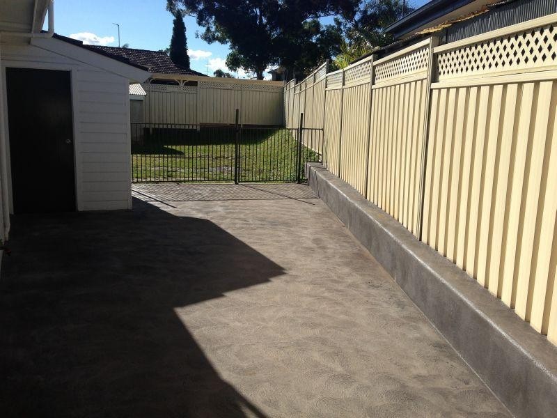 10 Lakeside Drive, Kanahooka NSW 2530