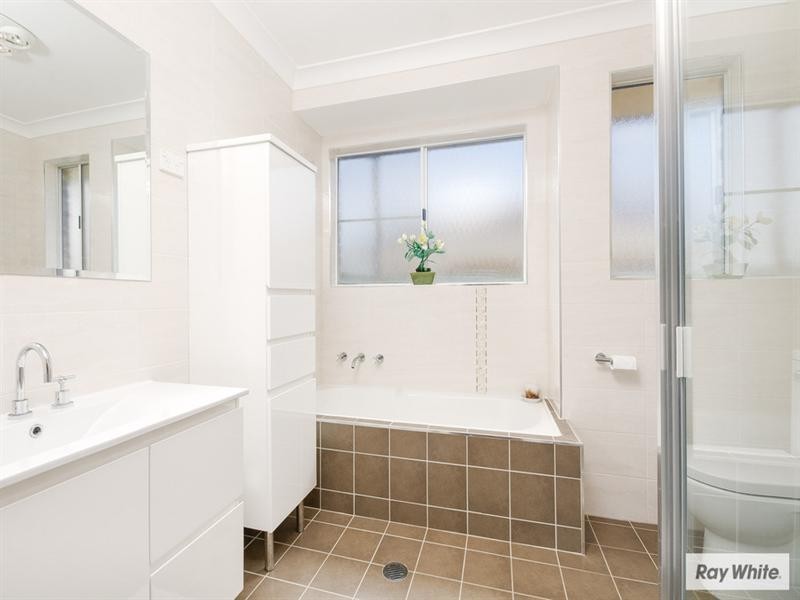 9 Greenbrook Place, Horsley NSW 2530