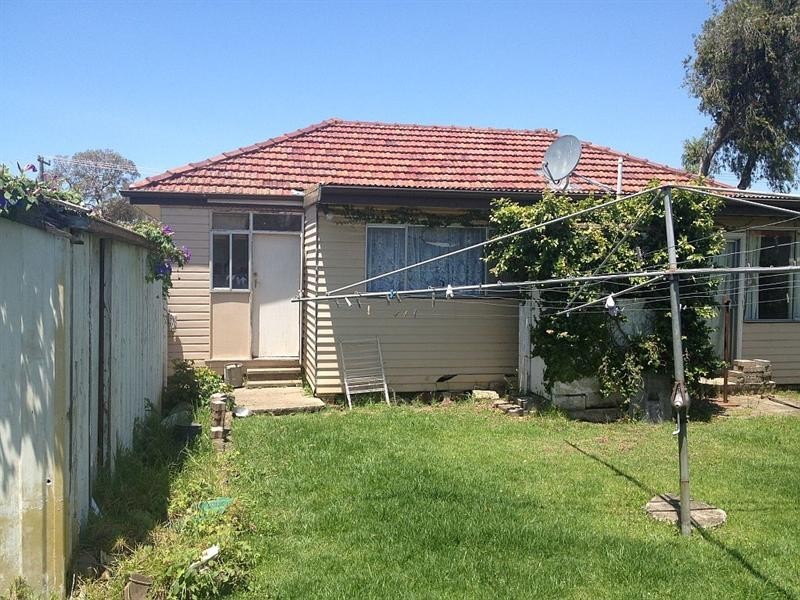 8 Lakelands Drive, Dapto NSW 2530