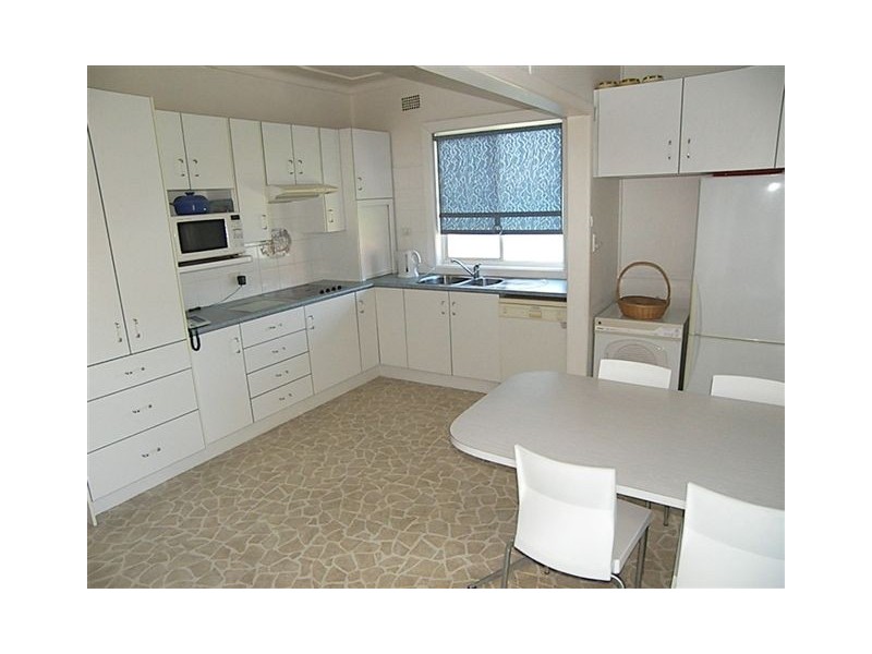 77 Avondale Road, Dapto NSW 2530