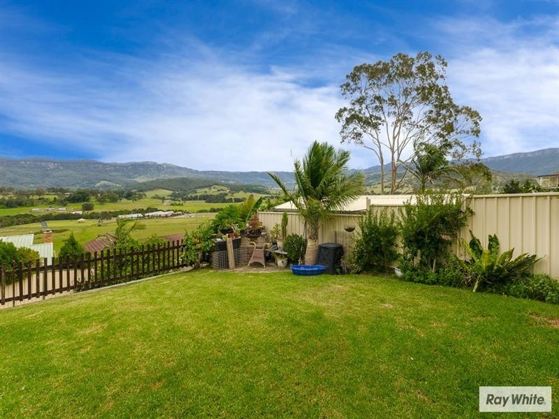 28 Crest Road, Albion Park NSW 2527