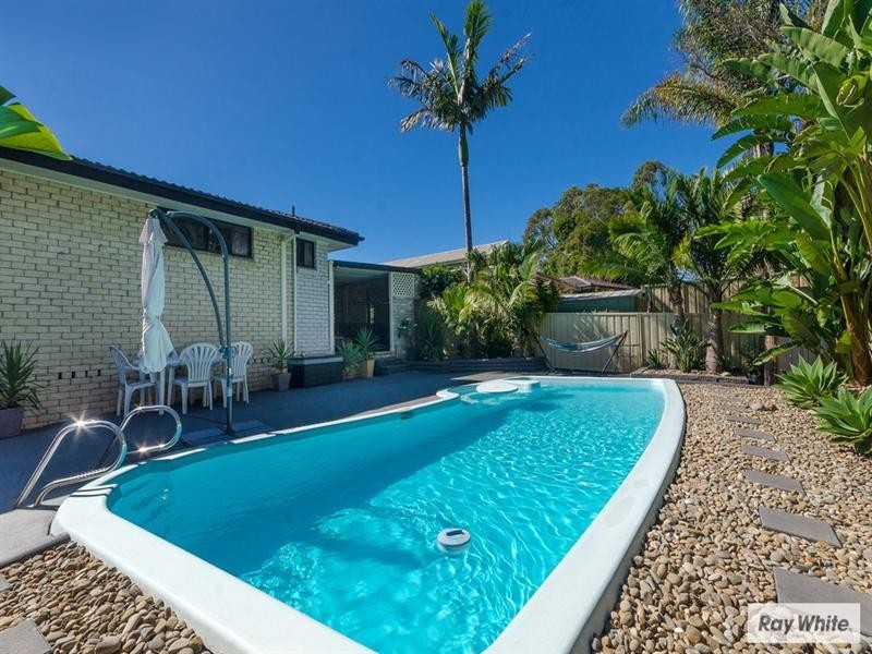 8 Manuka Avenue, Dapto NSW 2530