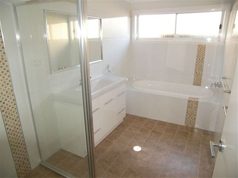 10 Johnson Avenue, Haywards Bay NSW 2530