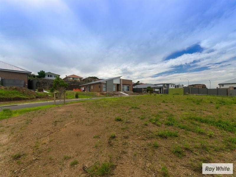 21 Brooks Terrace, Kanahooka NSW 2530