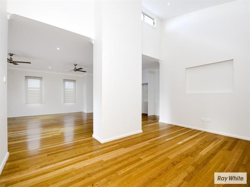 15 Flemmings Crescent, Horsley NSW 2530