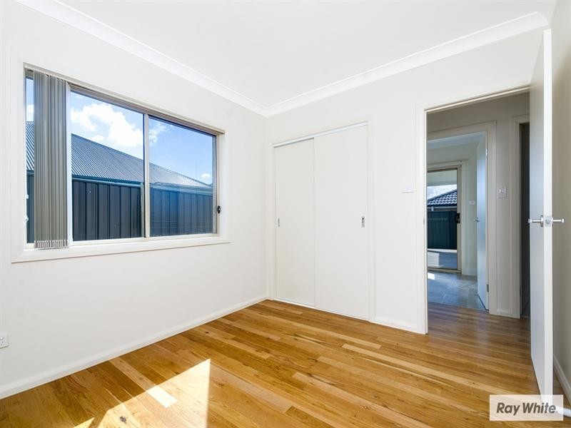 15 Flemmings Crescent, Horsley NSW 2530