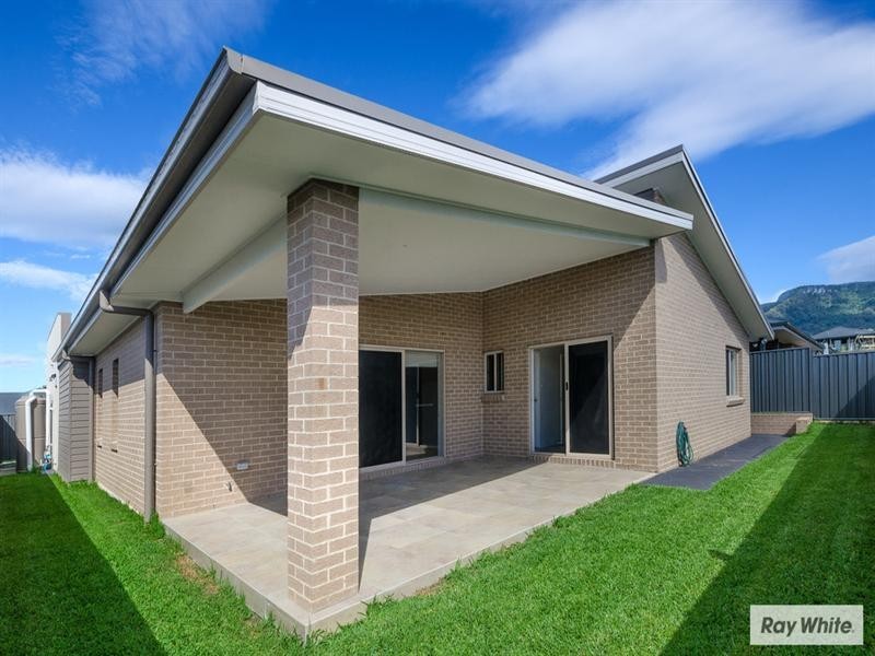 15 Flemmings Crescent, Horsley NSW 2530