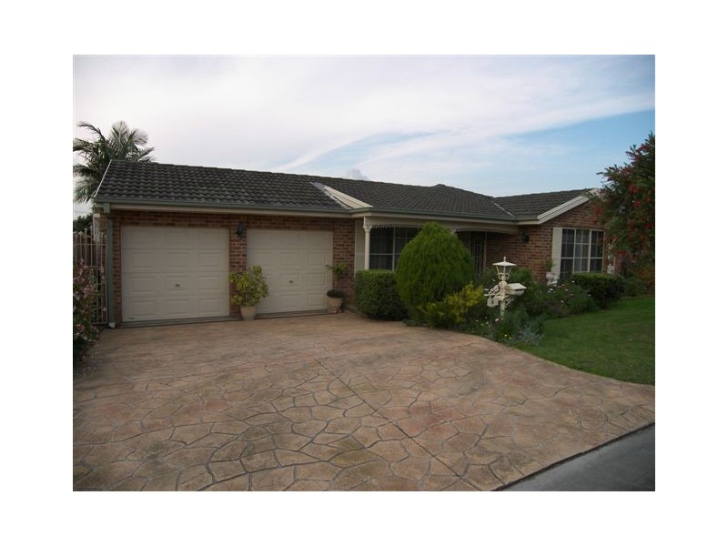 4 Lauren Place, Dapto NSW 2530