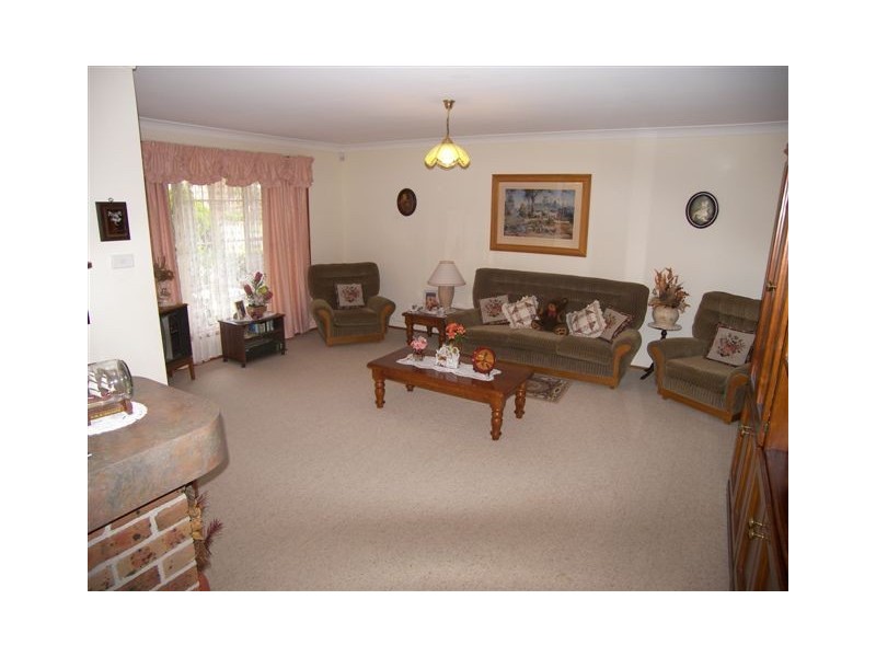 4 Lauren Place, Dapto NSW 2530