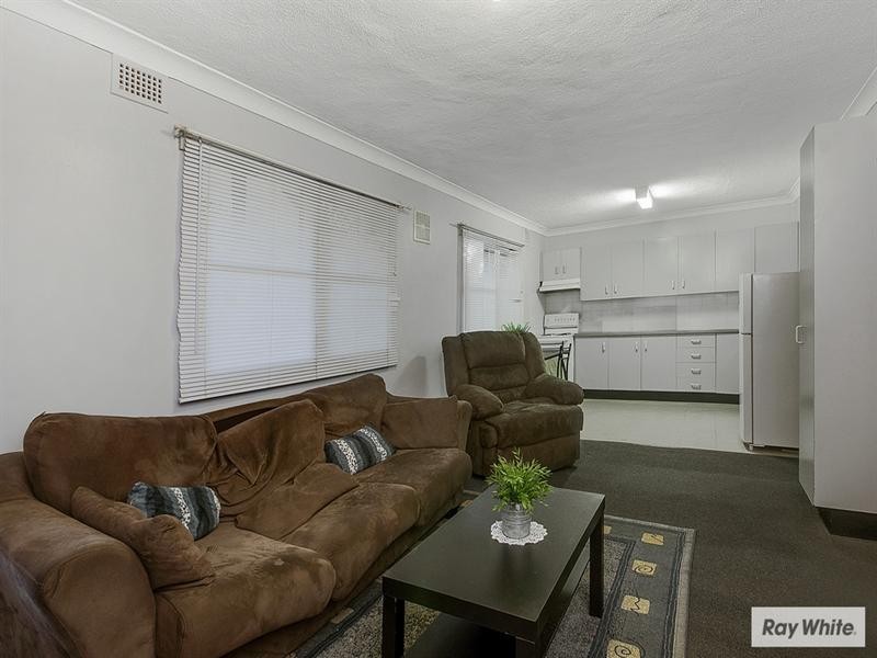 4 Prince Edward Drive, Dapto NSW 2530