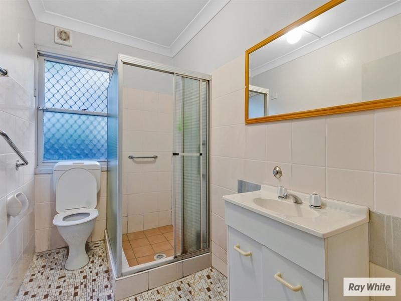 4 Prince Edward Drive, Dapto NSW 2530