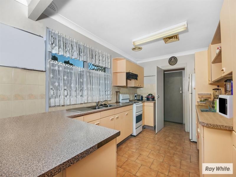4 Prince Edward Drive, Dapto NSW 2530