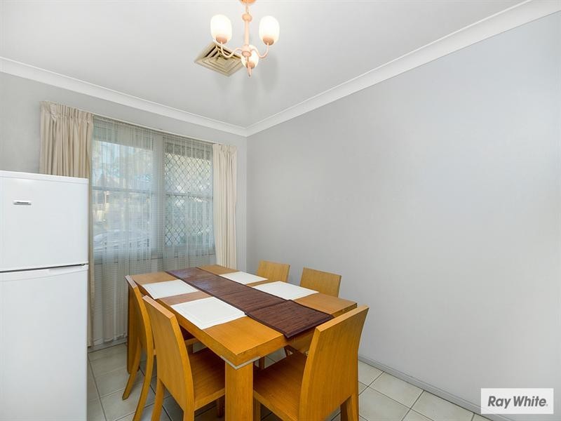 4 Prince Edward Drive, Dapto NSW 2530