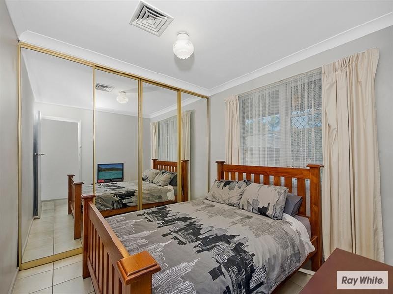 4 Prince Edward Drive, Dapto NSW 2530