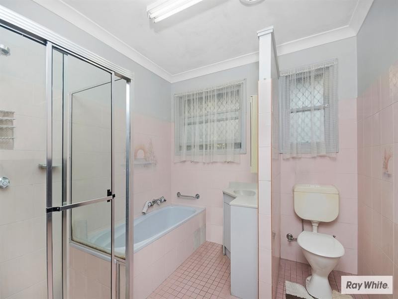 4 Prince Edward Drive, Dapto NSW 2530