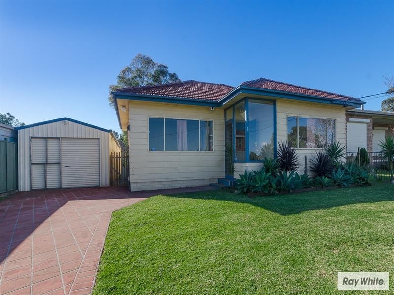 4 Arnold Crescent, Lake Heights NSW 2502