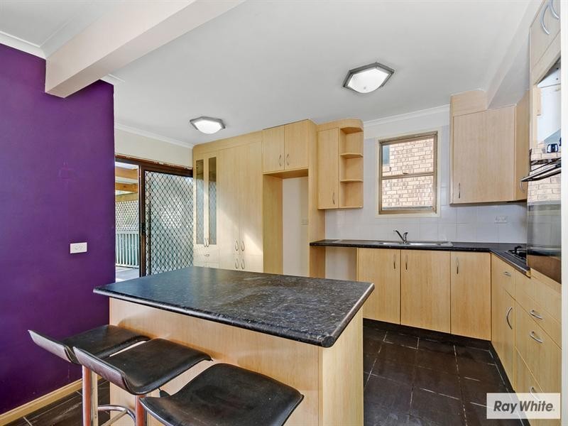 4 Arnold Crescent, Lake Heights NSW 2502