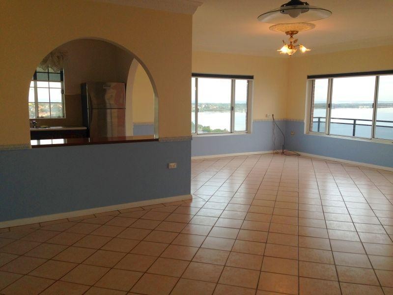 40 Hassan Street, Lake Heights NSW 2502