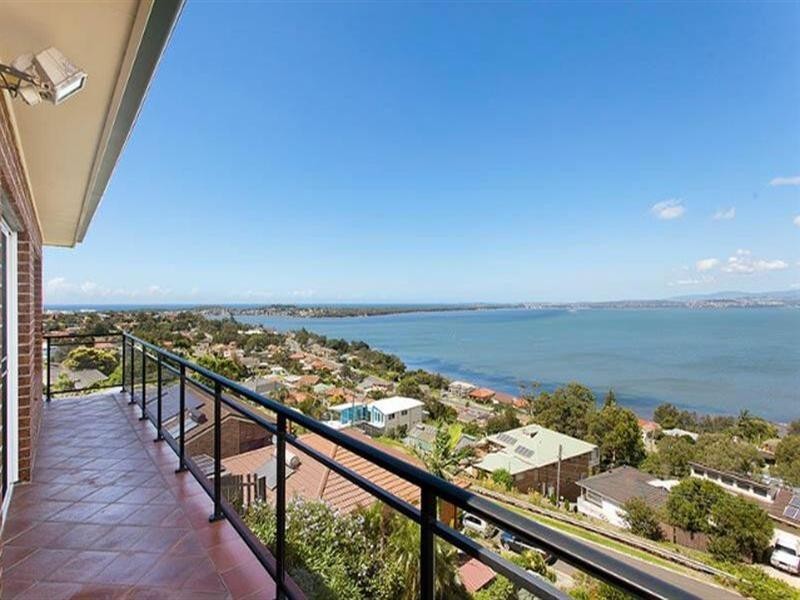 40 Hassan Street, Lake Heights NSW 2502