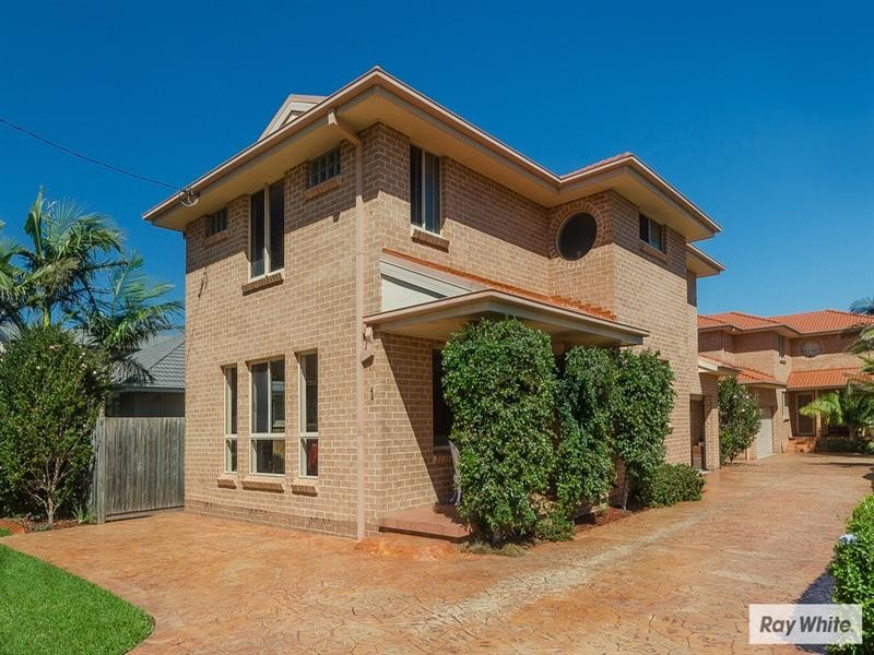 1/2 Iluka Avenue, Barrack Point NSW 2528