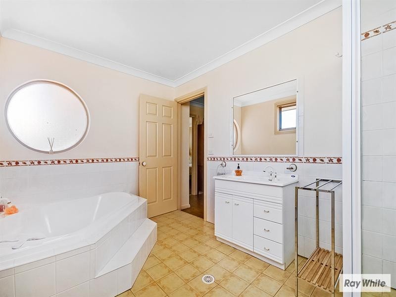 1/2 Iluka Avenue, Barrack Point NSW 2528