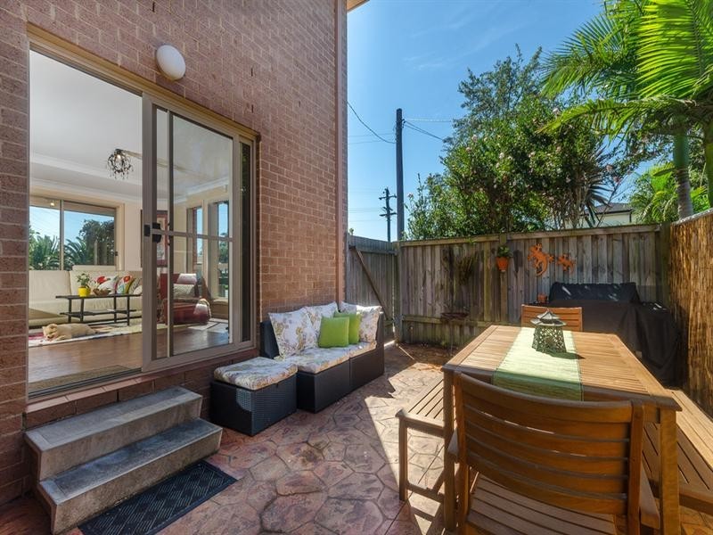 1/2 Iluka Avenue, Barrack Point NSW 2528