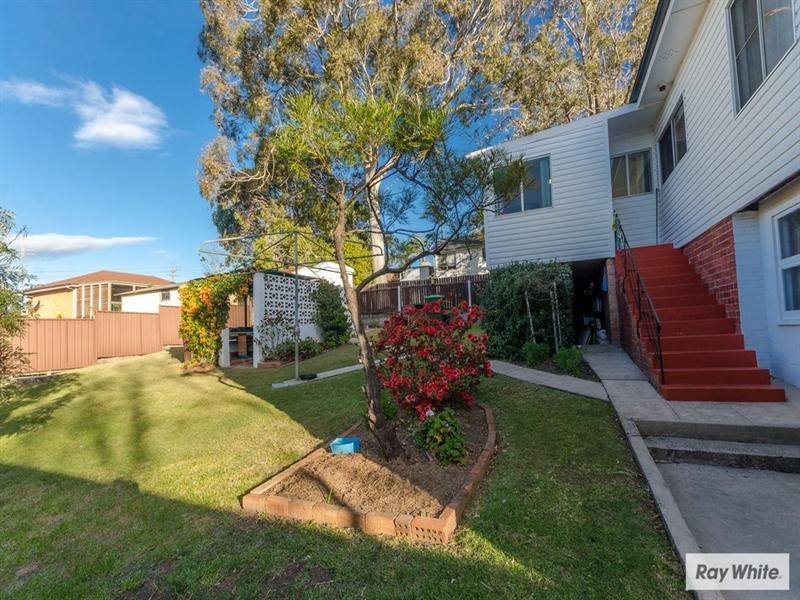 15 Burrell Crescent, Dapto NSW 2530