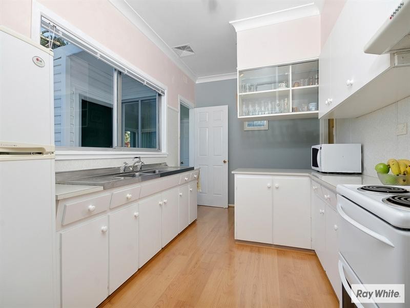 15 Burrell Crescent, Dapto NSW 2530