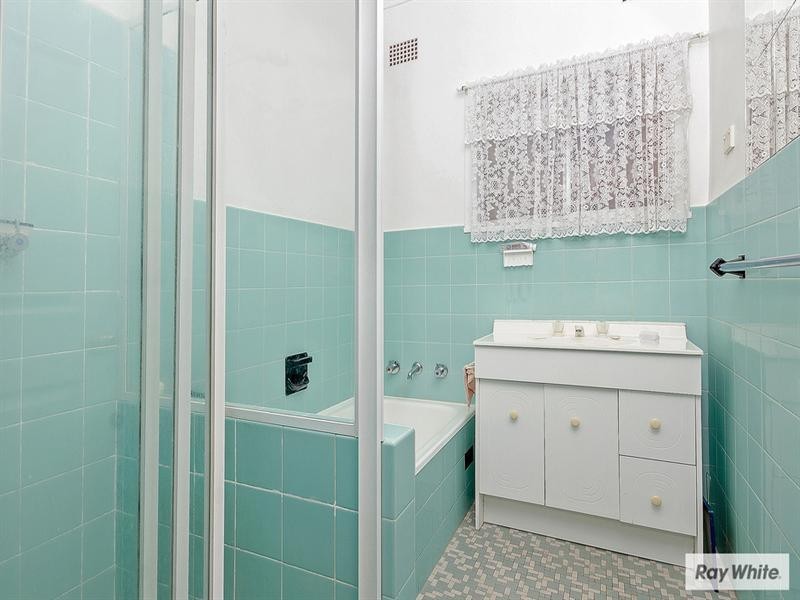 15 Burrell Crescent, Dapto NSW 2530