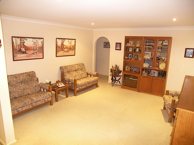 8 Alcoomie Crescent, Dapto NSW 2530