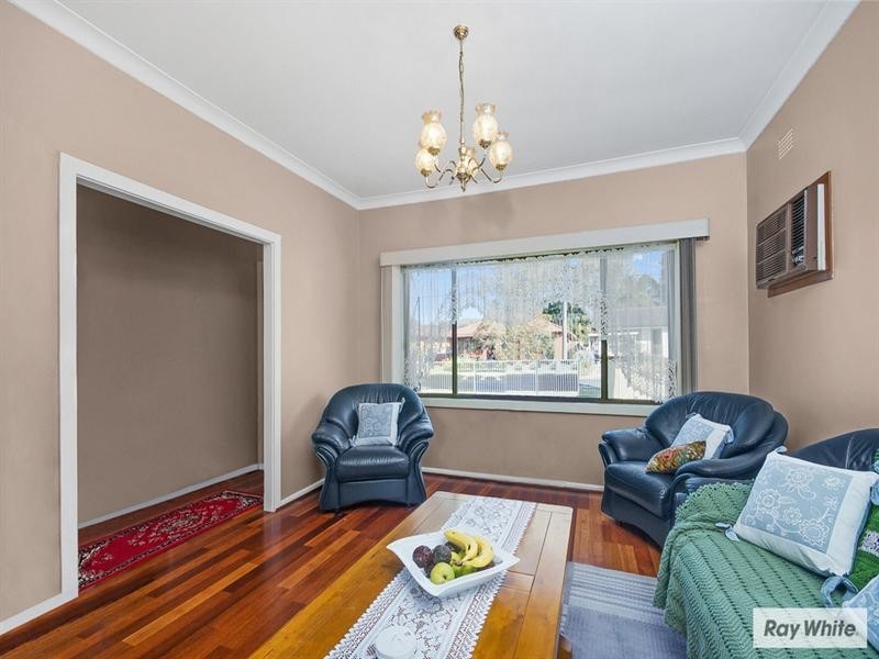 43 Craig Crescent, Dapto NSW 2530