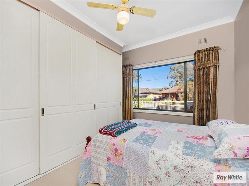 43 Craig Crescent, Dapto NSW 2530