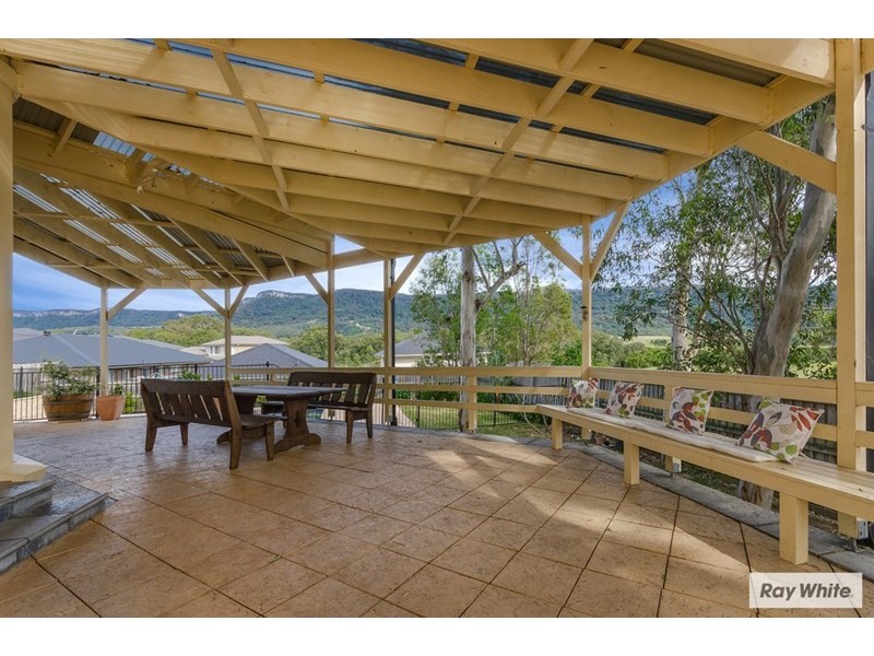 42 Mundoonen Crescent, Horsley NSW 2530