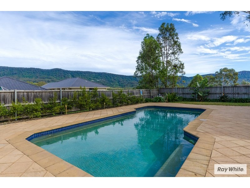 42 Mundoonen Crescent, Horsley NSW 2530