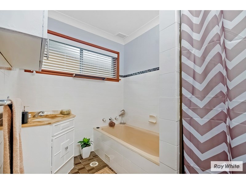 27 Dorrigo Avenue, Woonona NSW 2517