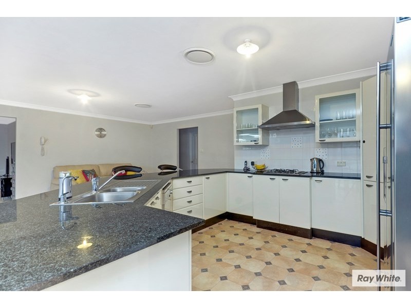 6 Weston Place, Horsley NSW 2530