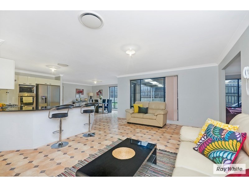 6 Weston Place, Horsley NSW 2530