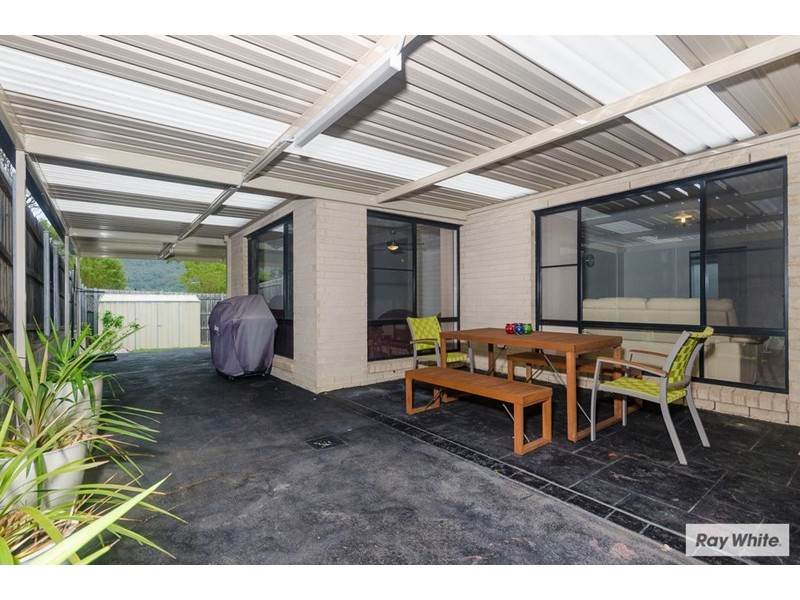 6 Weston Place, Horsley NSW 2530