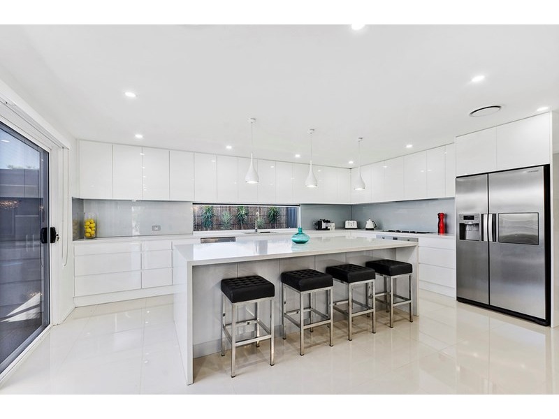 16 Tarana Avenue, Kanahooka NSW 2530