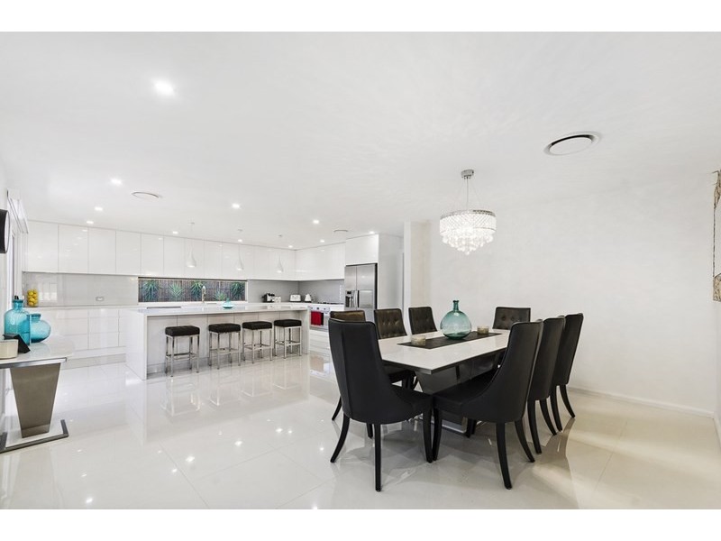 16 Tarana Avenue, Kanahooka NSW 2530