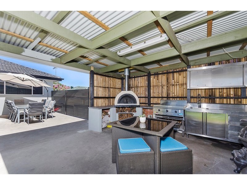 16 Tarana Avenue, Kanahooka NSW 2530
