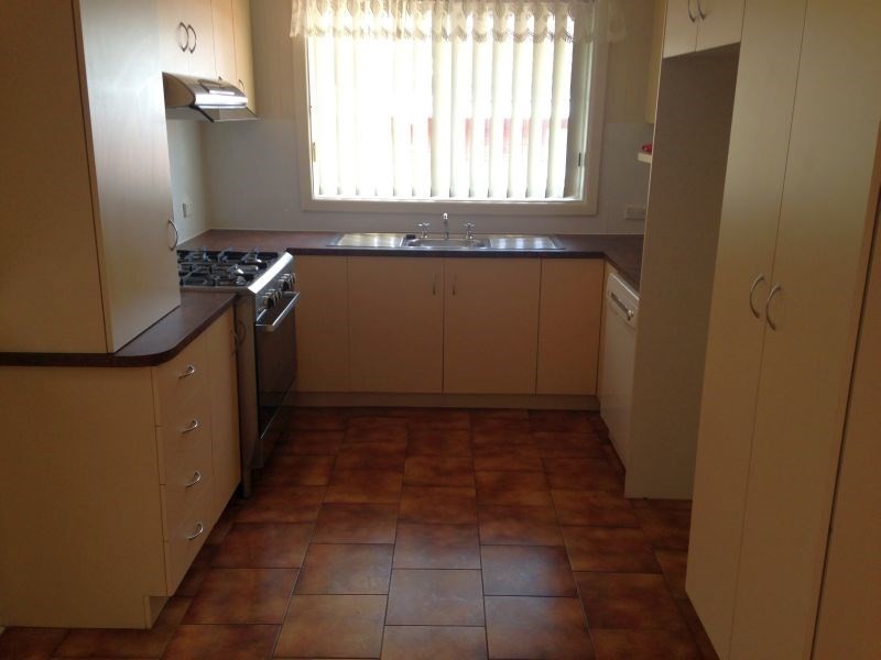 48 Burrell Crescent, Dapto NSW 2530