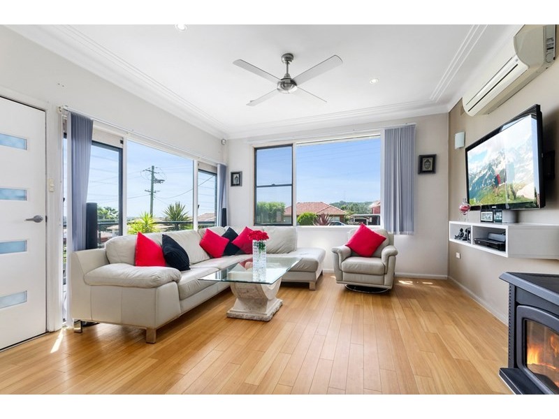 18 Burke Road, Dapto NSW 2530